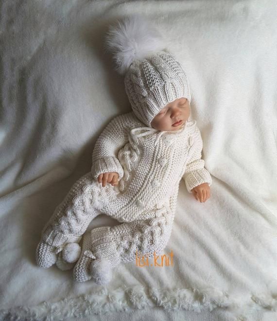 knitted newborn